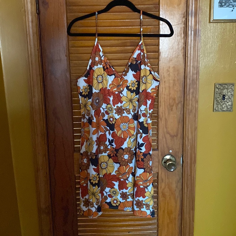 70s inspired flowery dress